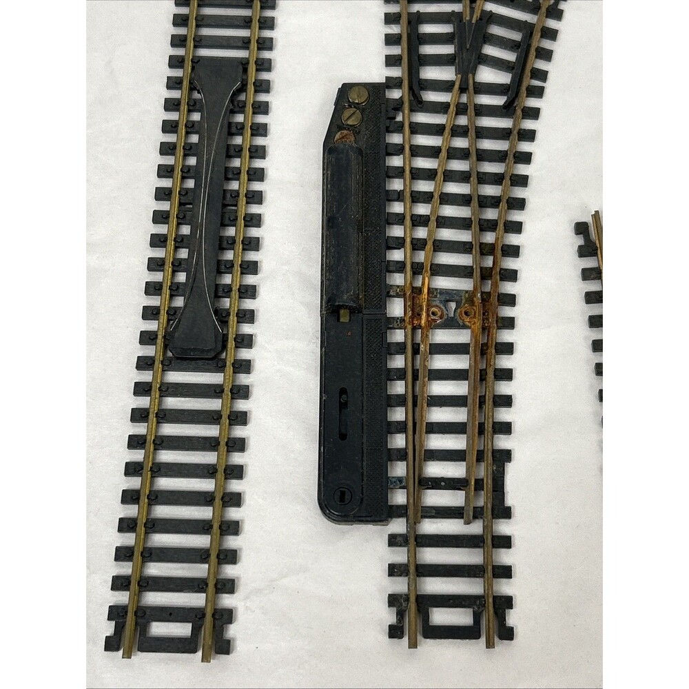 Tyco HO Train Tracks Lot Snap Turnout Switch Rerailer Curve Plasticville Tractor - Picture 3 of 10